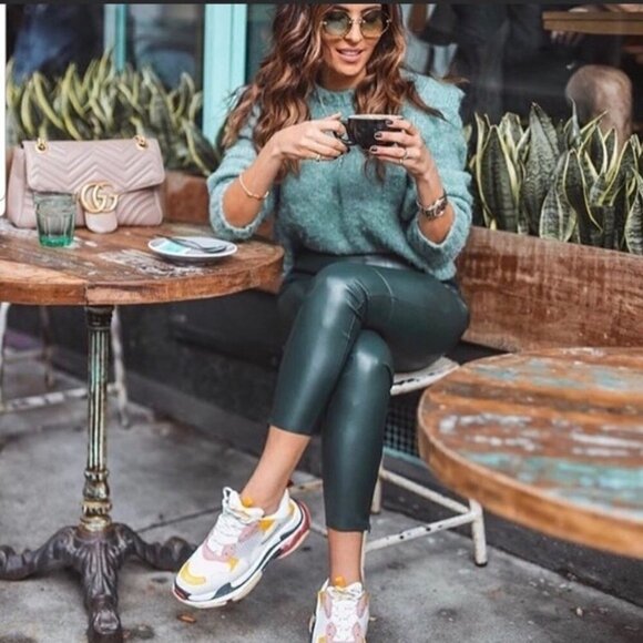 New Zara Faux Leather High Rise Blogger Favorite Green Legging Pants NWT Size XS - Picture 3 of 17